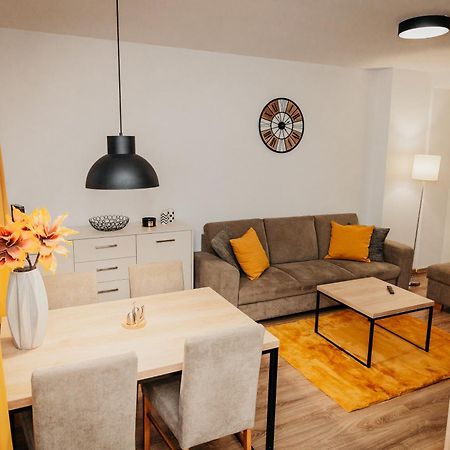 Old Town City Center Apartment 2 - Private Parking Included Kosice Bagian luar foto
