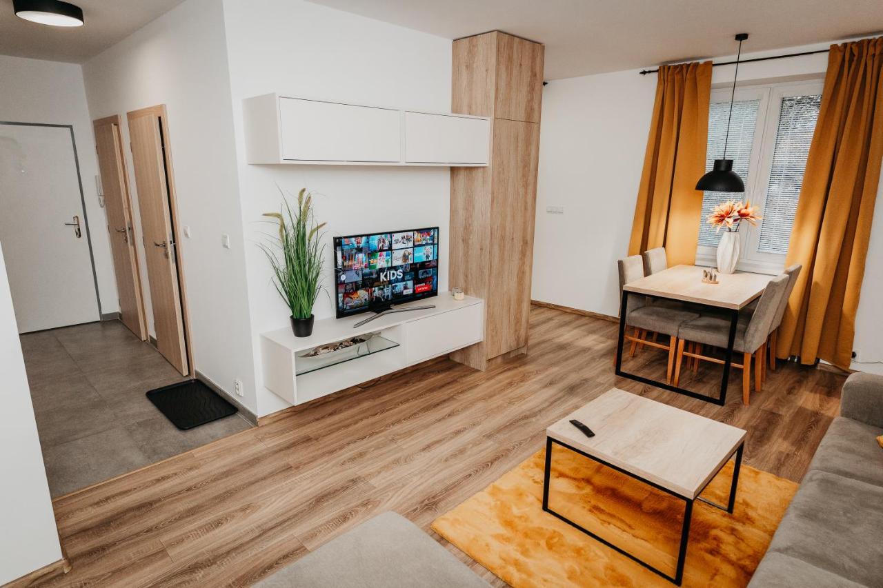 Old Town City Center Apartment 2 - Private Parking Included Kosice Bagian luar foto