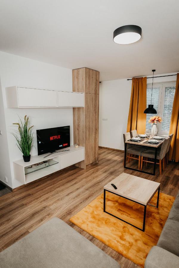 Old Town City Center Apartment 2 - Private Parking Included Kosice Bagian luar foto