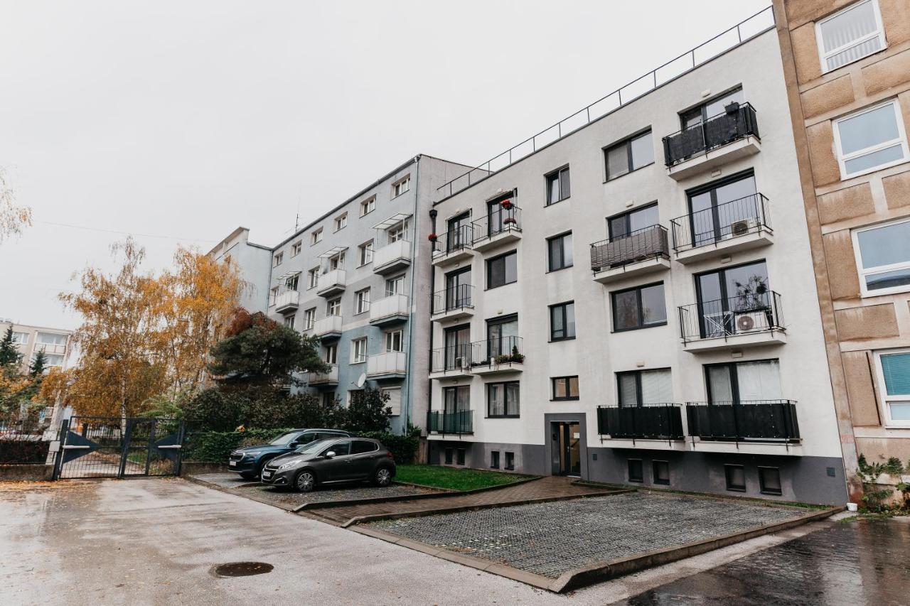 Old Town City Center Apartment 2 - Private Parking Included Kosice Bagian luar foto