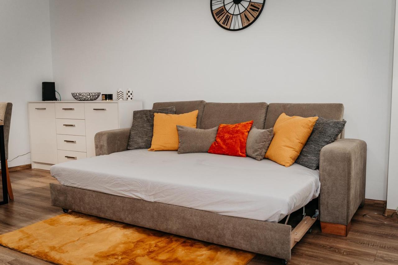 Old Town City Center Apartment 2 - Private Parking Included Kosice Bagian luar foto