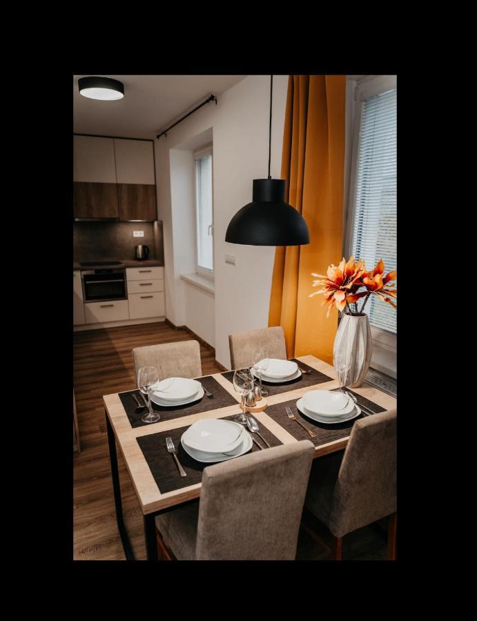 Old Town City Center Apartment 2 - Private Parking Included Kosice Bagian luar foto