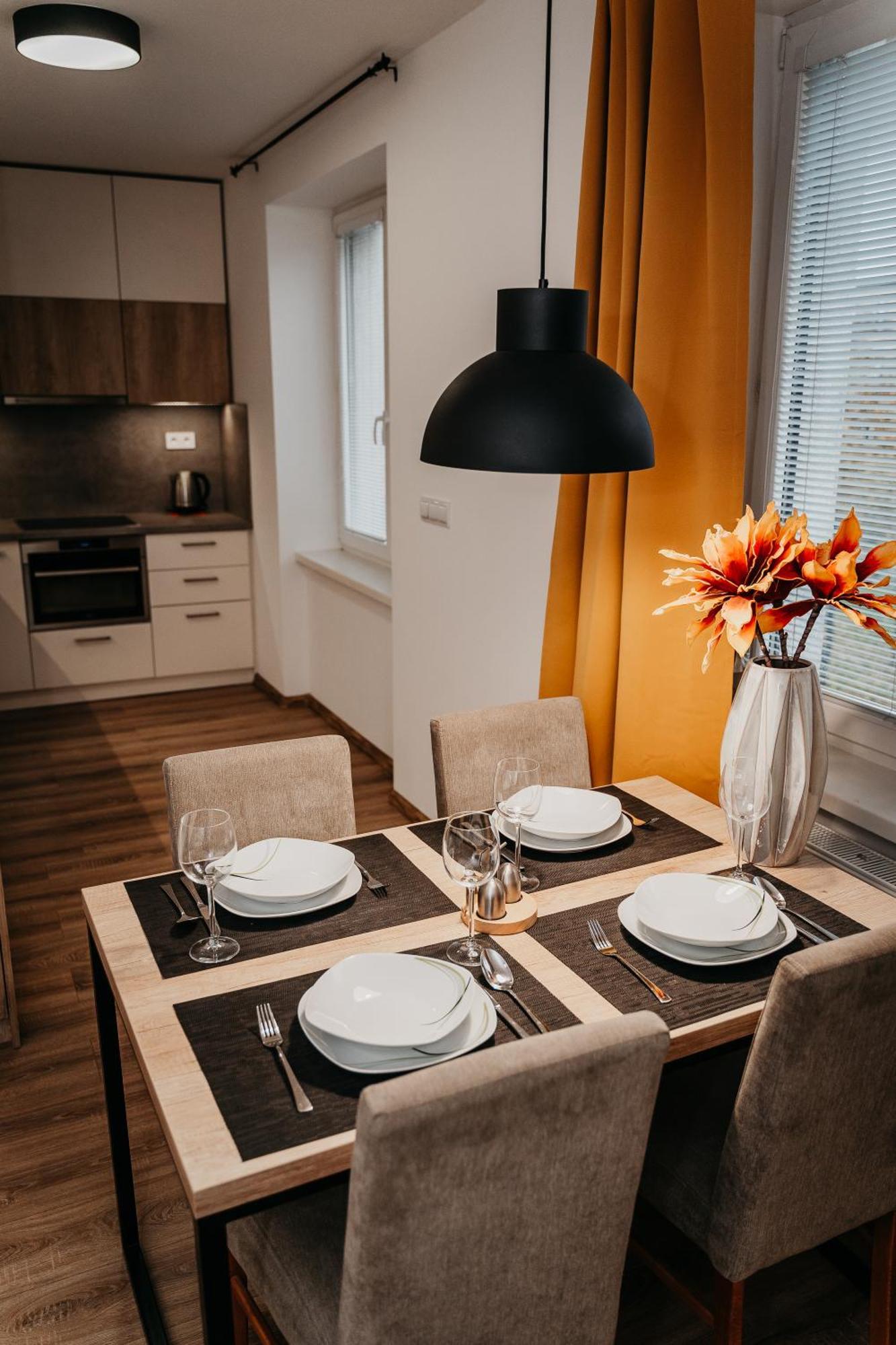 Old Town City Center Apartment 2 - Private Parking Included Kosice Bagian luar foto