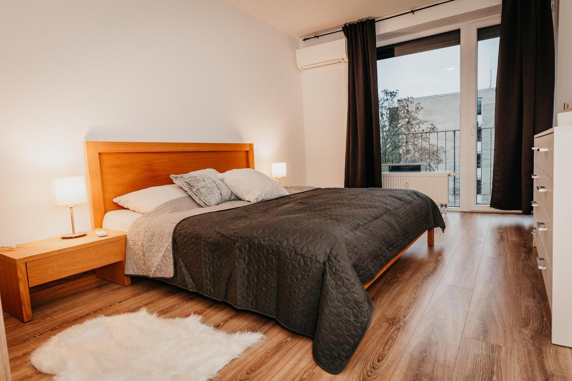Old Town City Center Apartment 2 - Private Parking Included Kosice Bagian luar foto